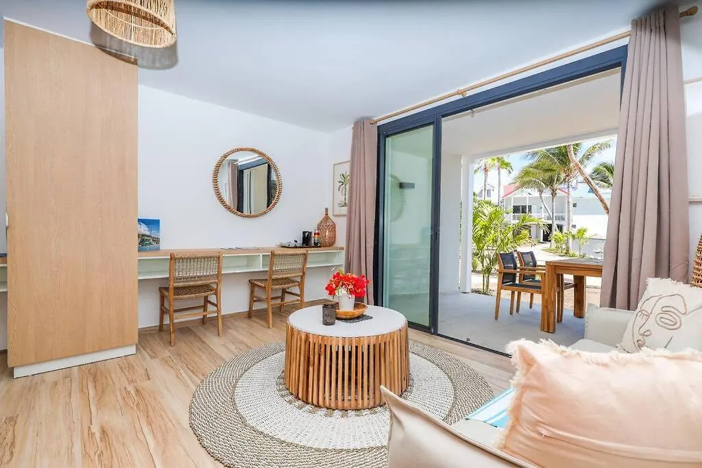 Luxury Studio 6 Alamanda Resort Orient Bay 0*,